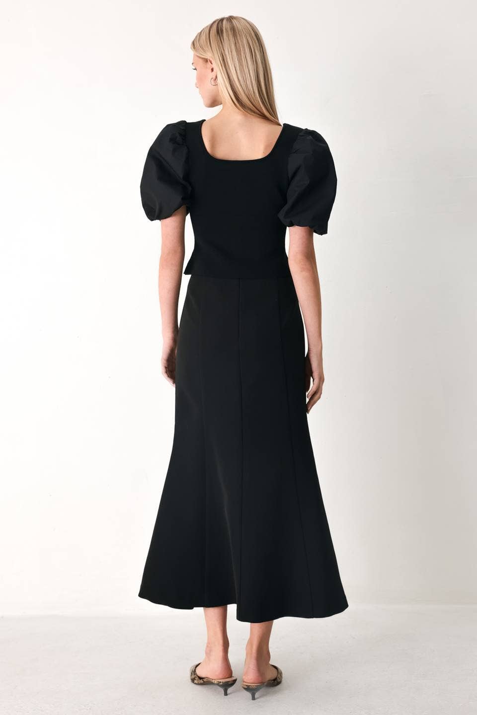 Tulla Black Top