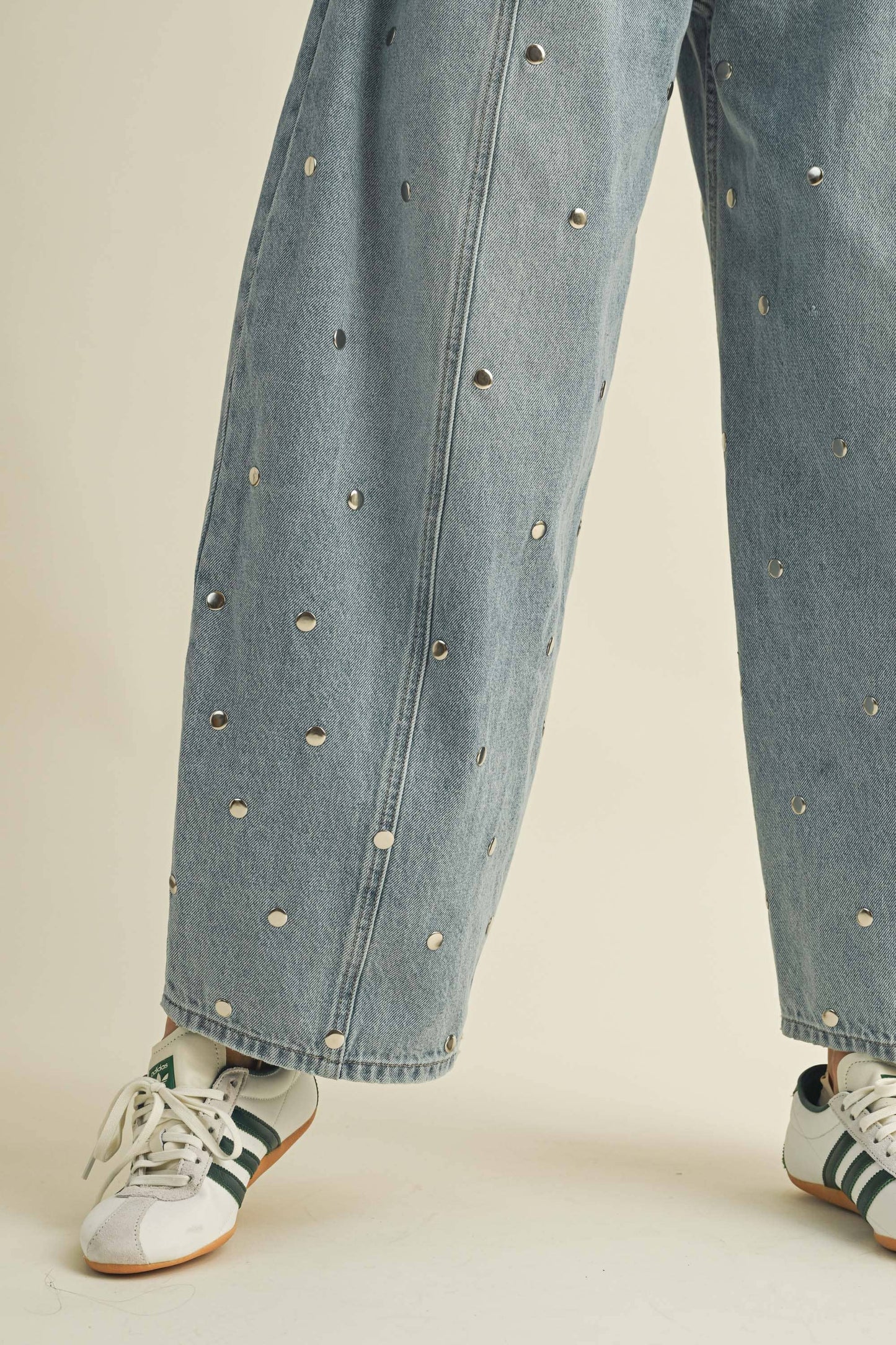IP1390 STUDDED BARREL DENIM PANTS