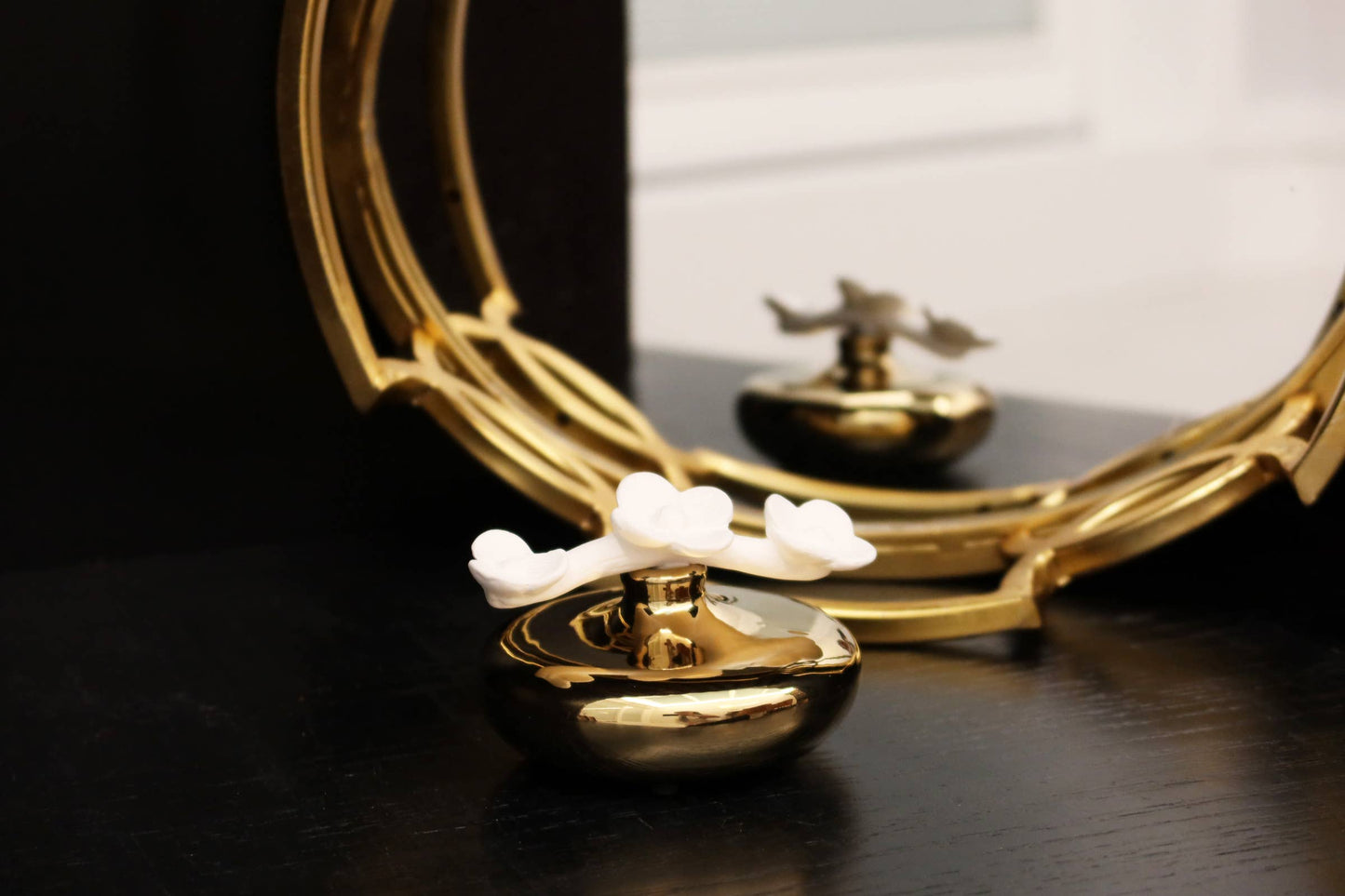 Gold Circular Diffuser with Three White Flowers, Iris & Rose