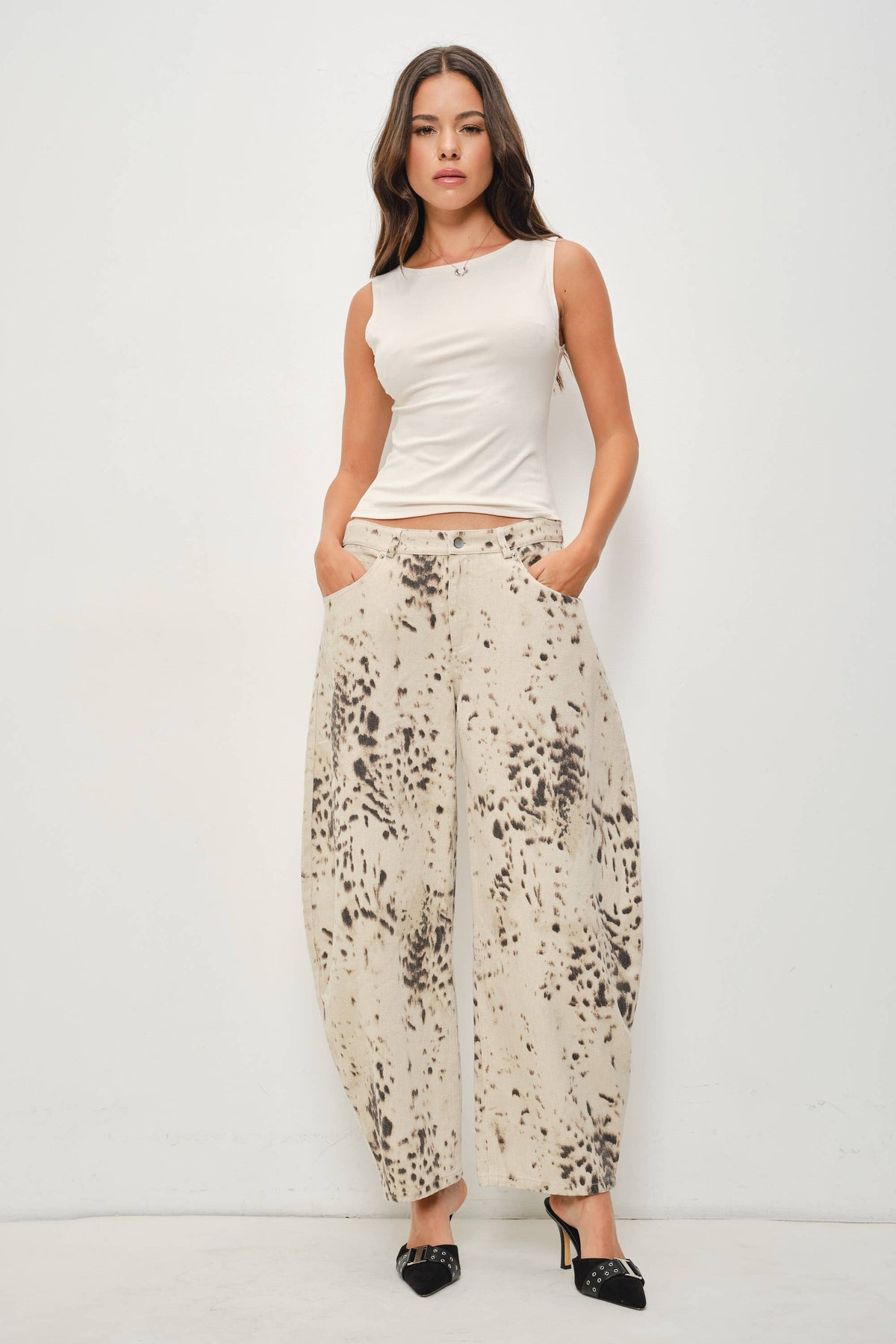 RISA SNOW LEOPARD TWILL PRINT BARREL PANTS