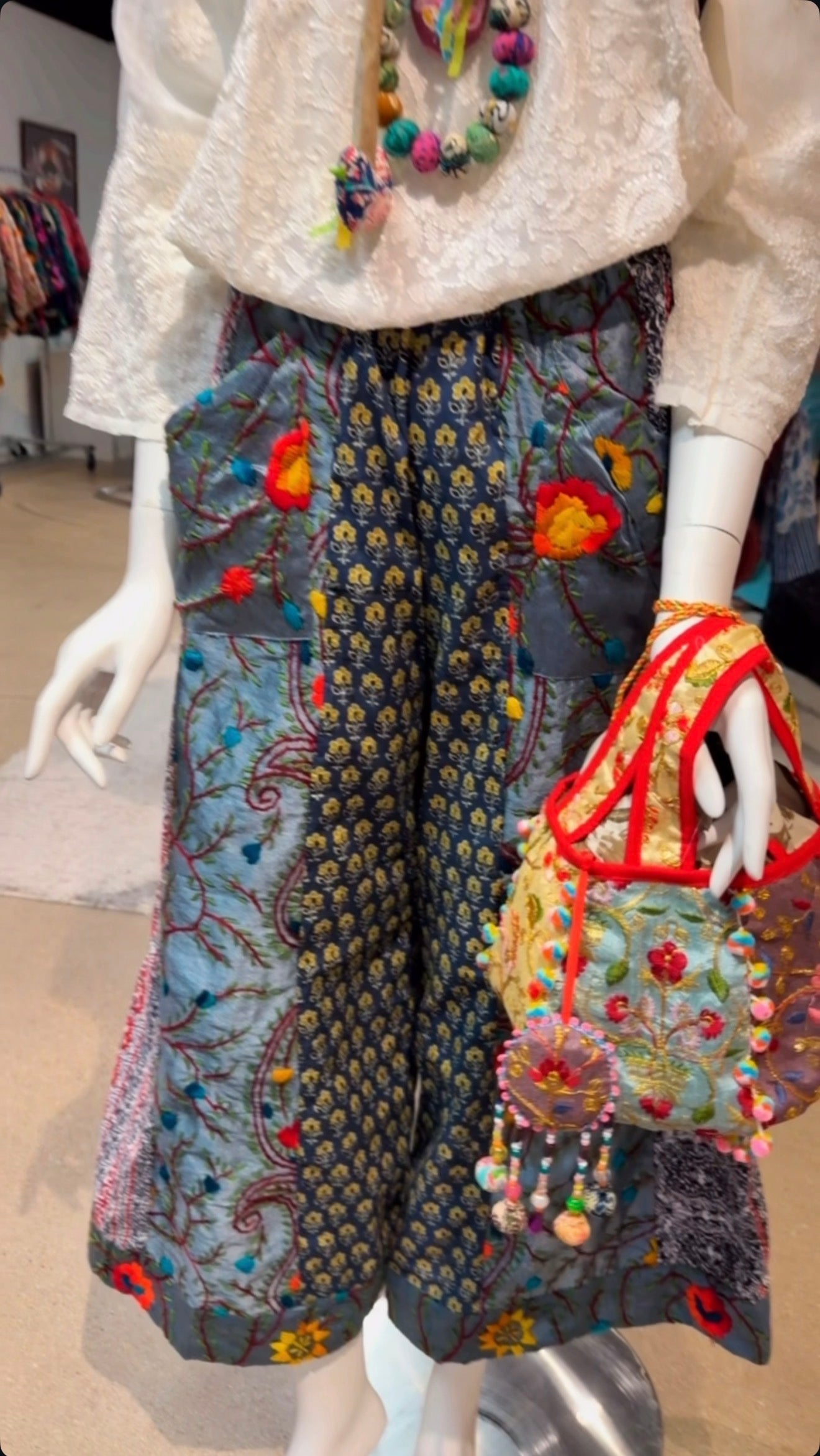 Theresa Embroidered Pants Onesize