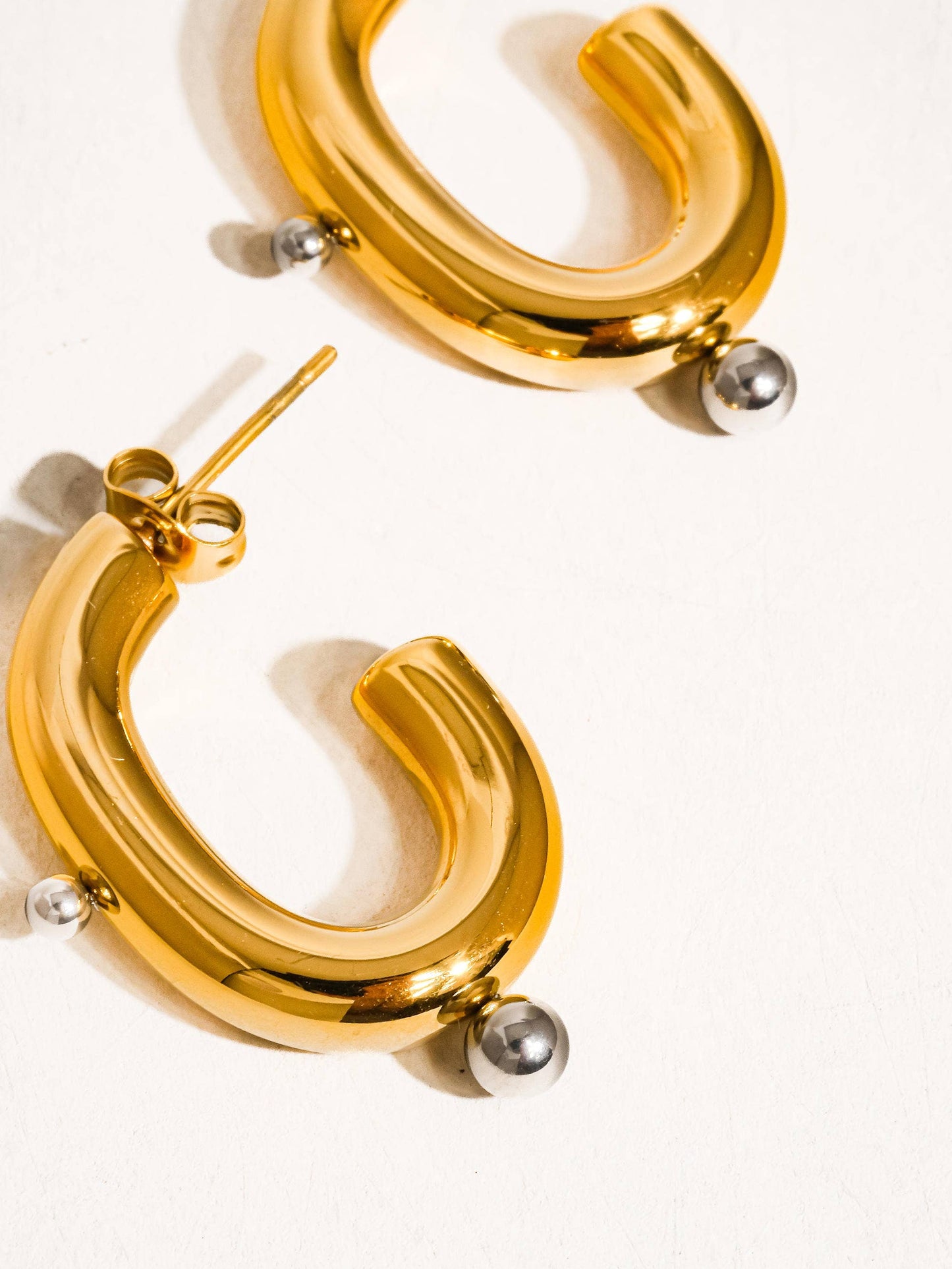 Celina  18K Gold Hoop Earring
